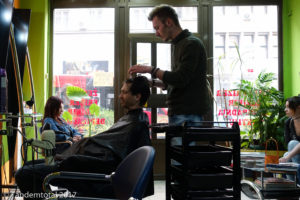 Beim Friseur...